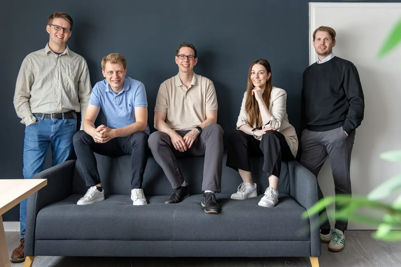 Das Team der innomotion media GmbH im Büro in Hamburg